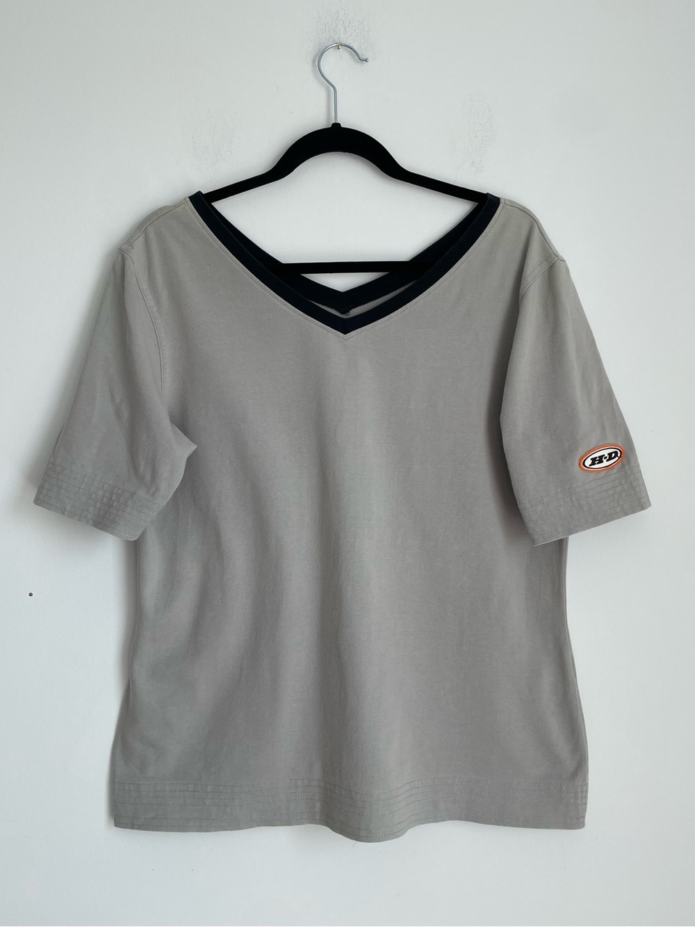 Harley Davidson Gray Stretchy V Neck Tee Sleeve Logo Size M/L